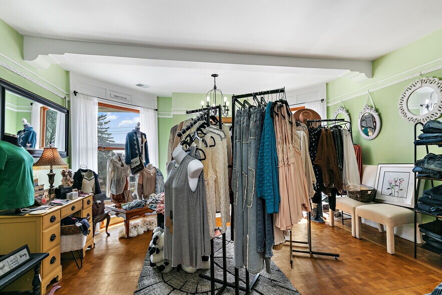 More Photos Of 303 N Main St, Elburn General Retail For Sale
