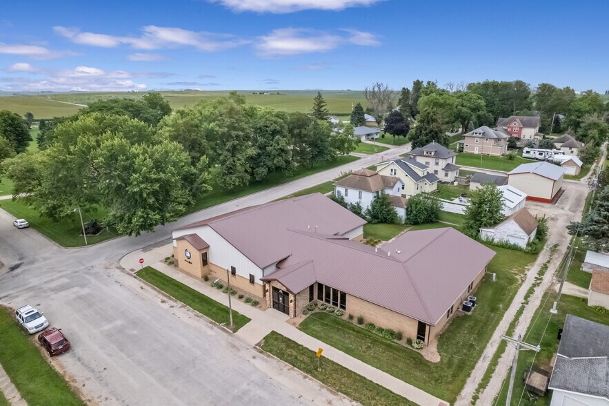 More Photos Of 100 E 3rd St, Galva Office For Sale