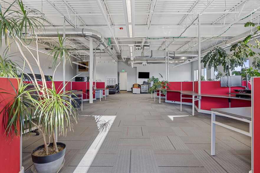More Photos Of 6333 Dry Creek Pky, Niwot Manufacturing For Lease