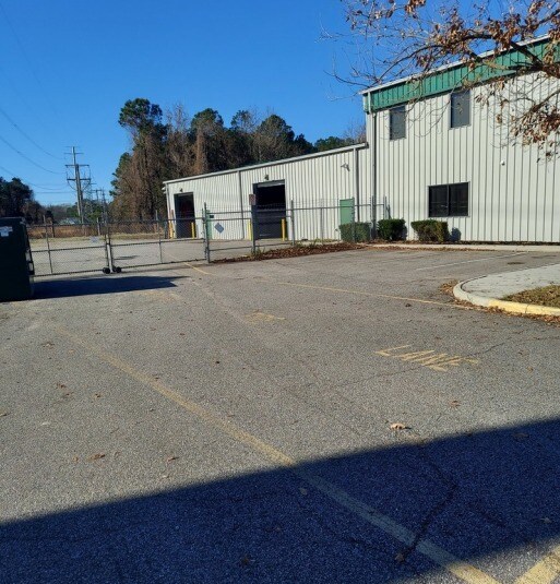 More Photos Of 807 Professional Pl W, Chesapeake Warehouse For Lease