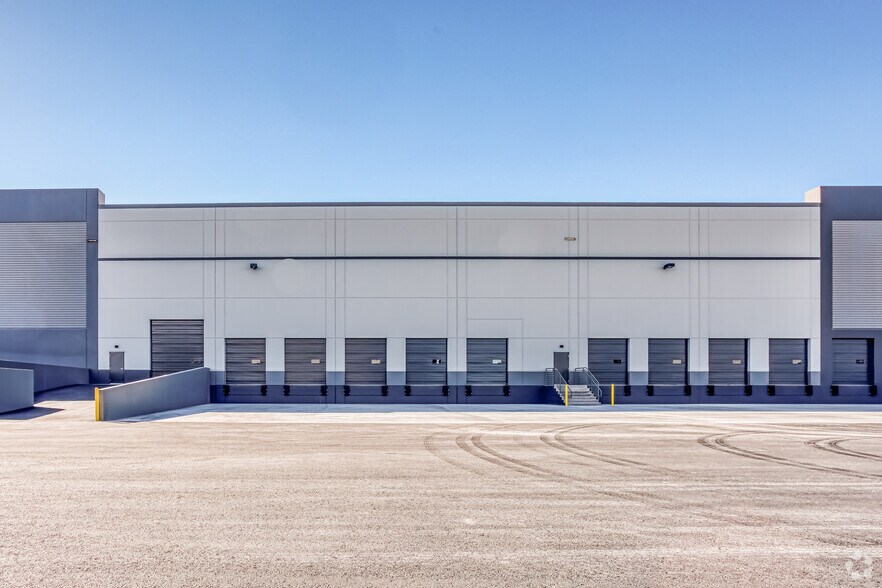 More Photos Of 1085 Alper Center Dr, Henderson Distribution For Lease