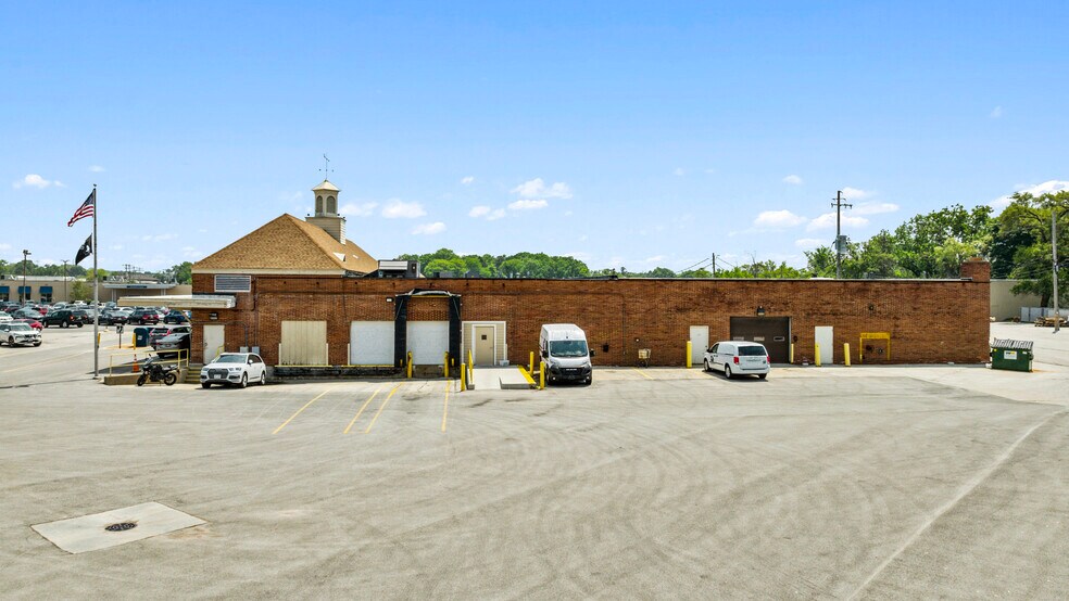 More Photos Of 11015 W Oklahoma Ave, West Allis Post Office For Sale