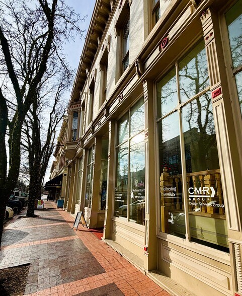 More Photos Of 422 Washington St, Columbus Storefront Retail Office For Lease