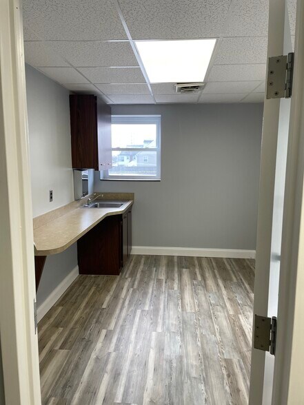 More Photos Of 9712 Belair Rd, Nottingham Medical For Lease