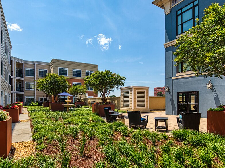 More Photos Of 670 Downey Green, Hampton Apartments For Sale