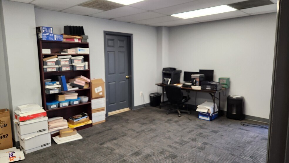 More Photos Of 10020 Industrial Dr, Pineville Warehouse For Lease