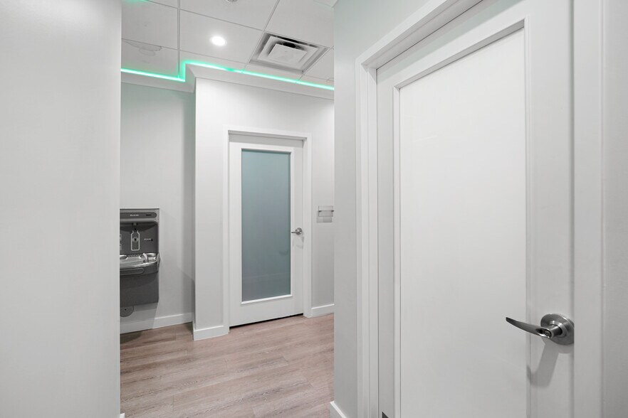 More Photos Of 550 Heights Blvd, Houston Freestanding For Lease