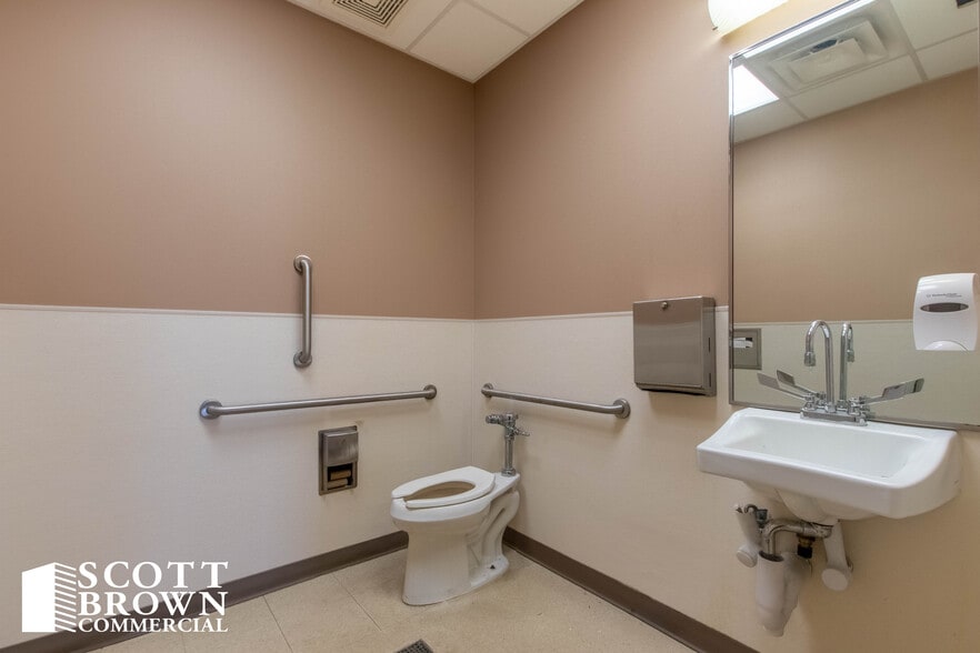 More Photos Of 2700 Village Pky, Highland Village Office For Lease