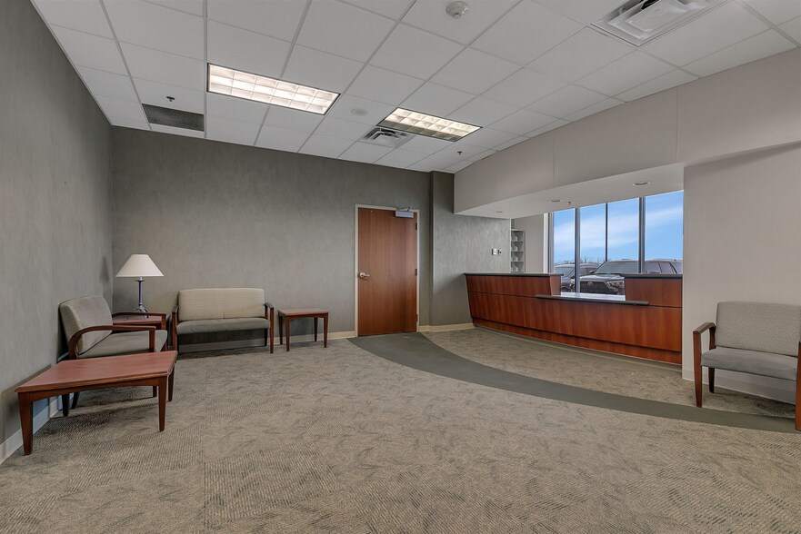 More Photos Of 2351 Connecticut Ave S, Sartell Office For Lease