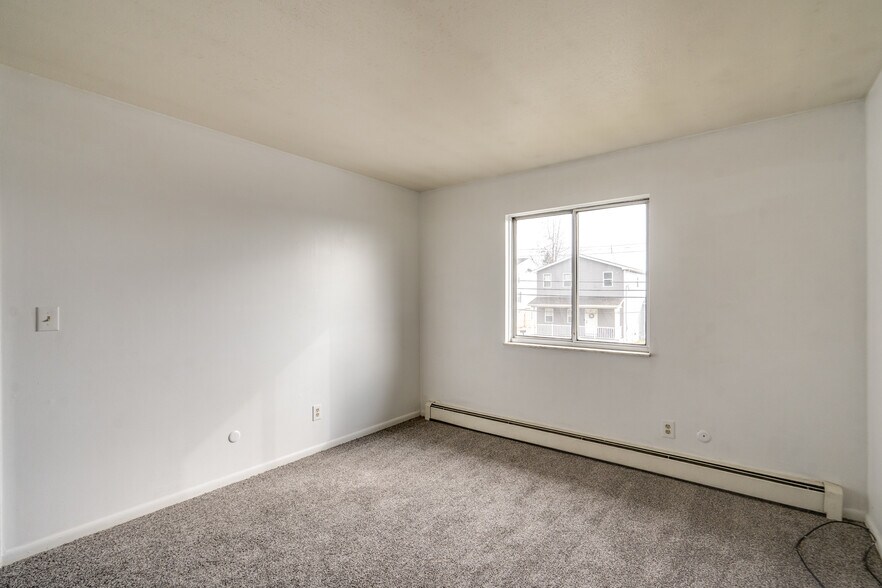 More Photos Of 2615 Ellet Ave, Akron Apartments For Sale