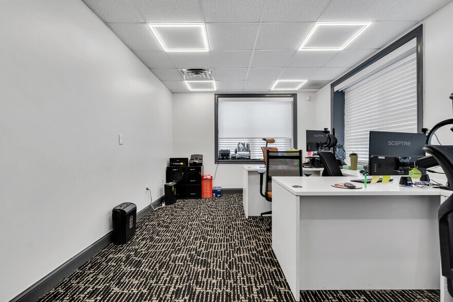 More Photos Of 2597 Hooper Ave, Brick Office For Sale