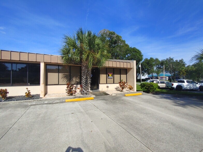 More Photos Of 4366 Independence Ct, Sarasota Warehouse For Lease