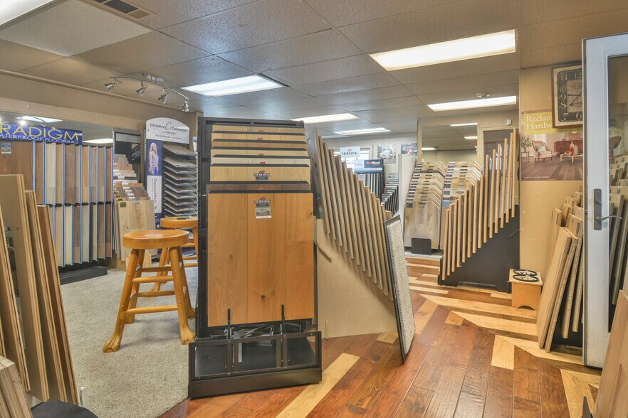 More Photos Of 25266 Highway 18, Crestline Service Station For Sale