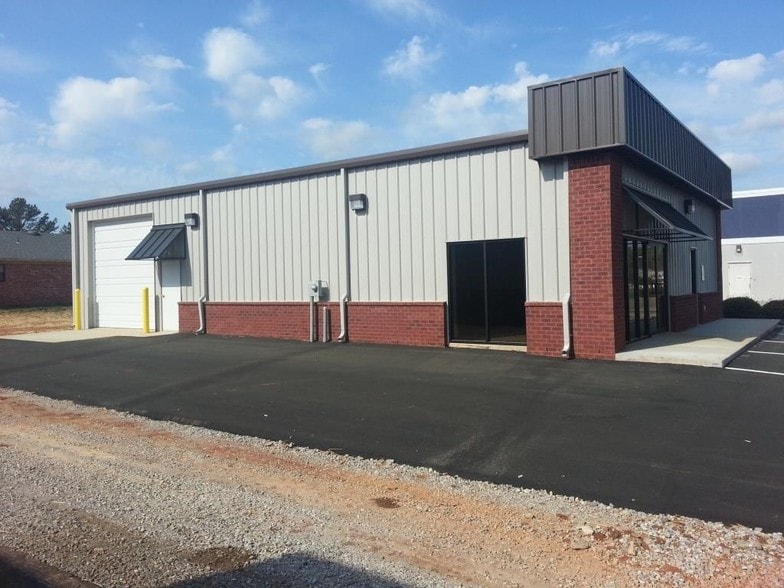 Primary Photo Of 23650 John T. Reid Pky, Scottsboro Warehouse For Lease