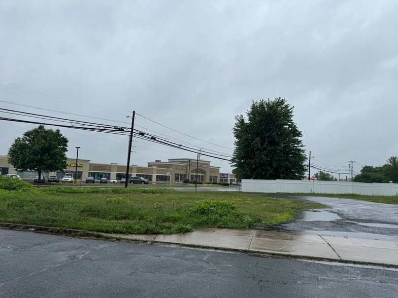 Primary Photo Of 481 New Park Ave, West Hartford Land For Sale