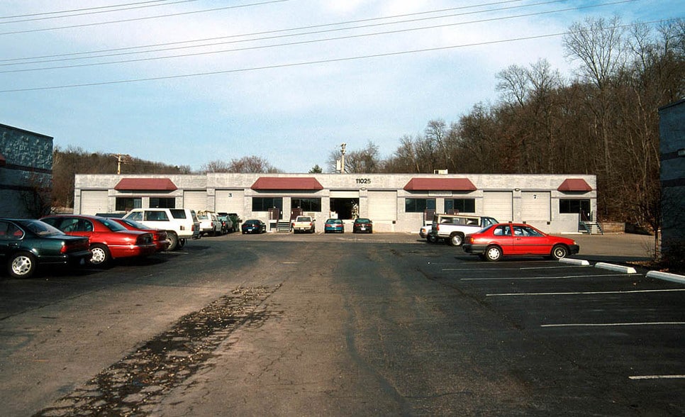 More Photos Of 11017-11037 Gravois Industrial Ct, Saint Louis Warehouse For Lease