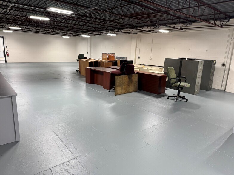 More Photos Of 179 Pennsylvania Ave, Malvern Warehouse For Lease