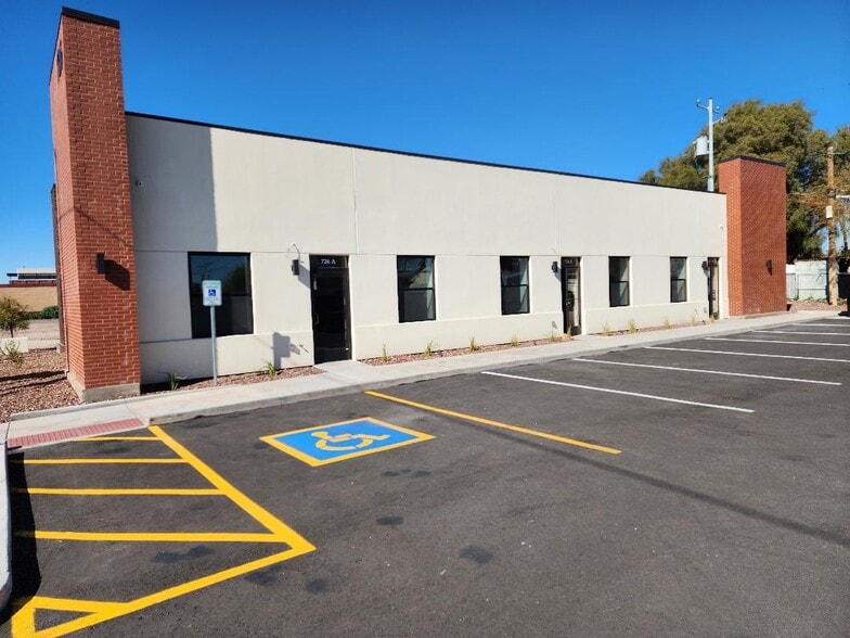 More Photos Of 726 E Monroe Ave, Buckeye Light Distribution For Lease