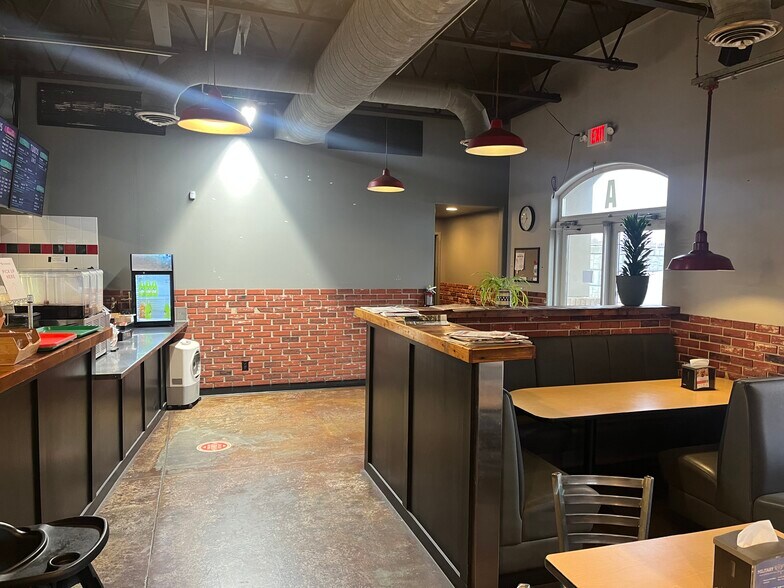 More Photos Of 2417 W Kennewick Ave, Kennewick Restaurant For Lease