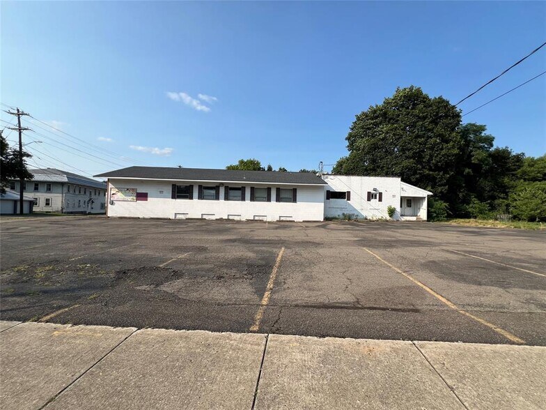 More Photos Of 24 Emma St, Binghamton General Retail For Sale