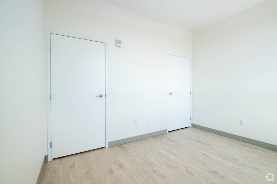 More Photos Of 2521 East Washington Ave, Madison Apartments For Lease