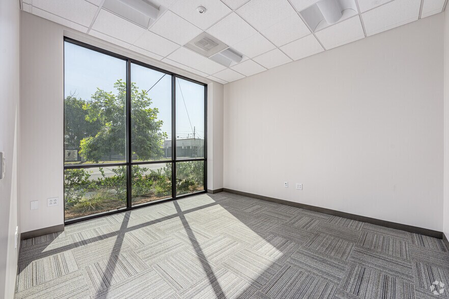 More Photos Of 415 S Motor Ave, Azusa Warehouse For Sale