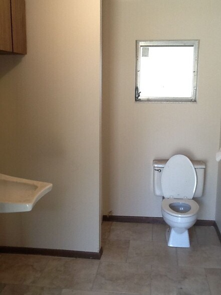 More Photos Of 30 E Saint Louis Ave, Eustis Office For Lease