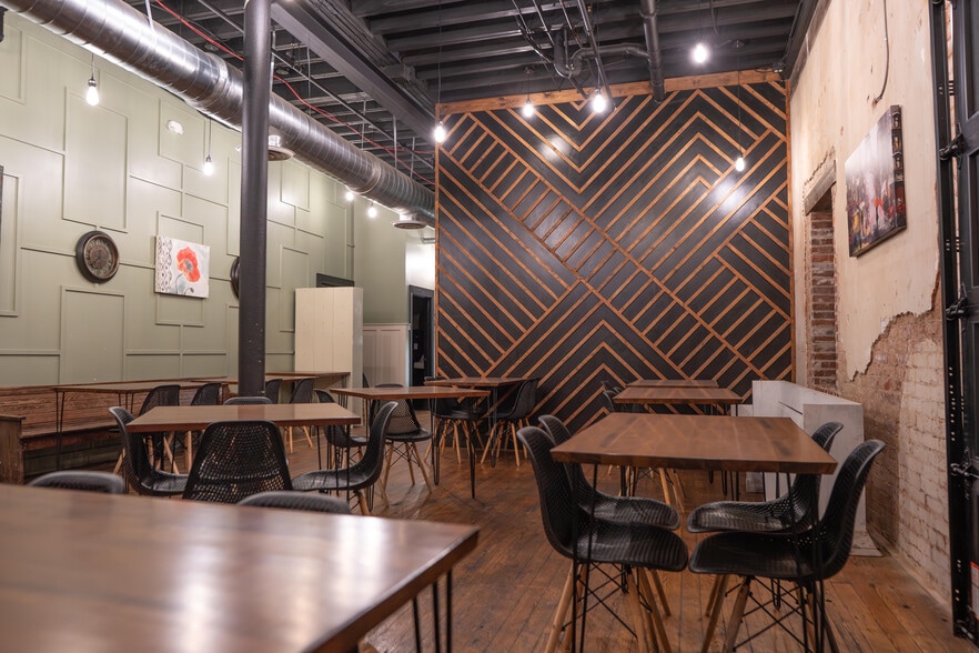 More Photos Of 1 N Lowry St, Smyrna Bar For Sale