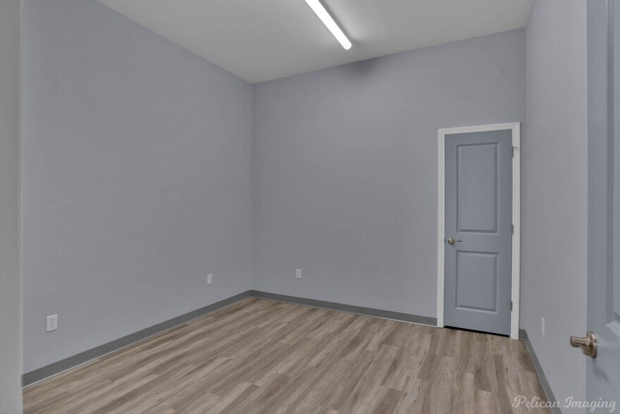 More Photos Of 9275 Youree Dr, Shreveport Service For Lease