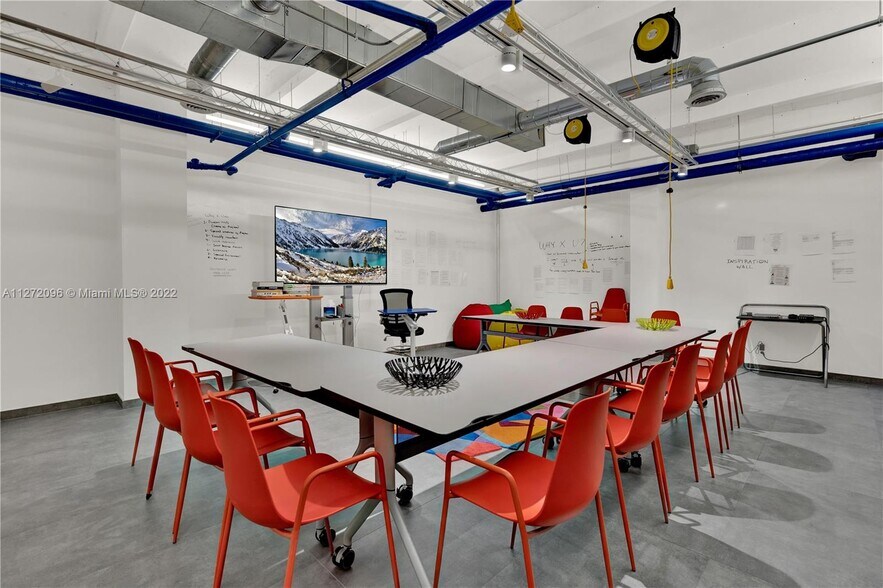 More Photos Of 2450 Hollywood Blvd, Hollywood Loft Creative Space For Sale