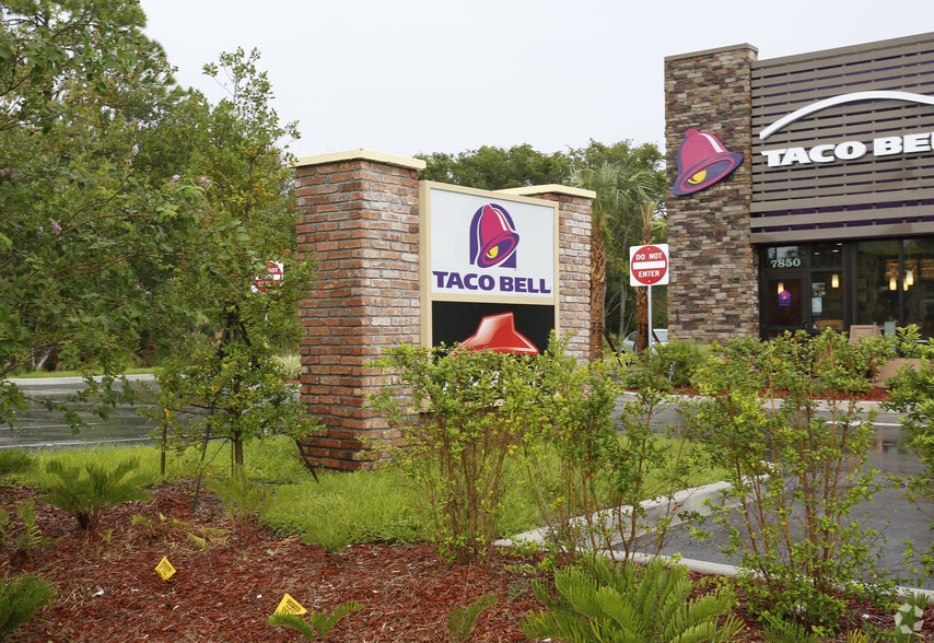 More Photos Of 7840-7850 N Wickham Rd, Melbourne Freestanding For Sale