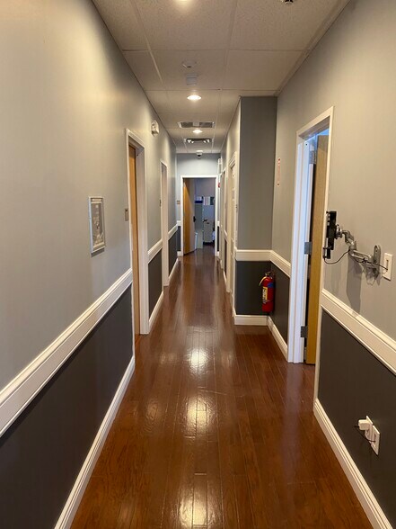 More Photos Of 461 Goffle Rd, Wyckoff Medical For Lease