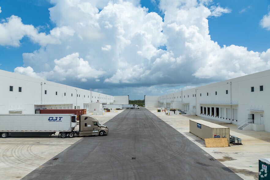 More Photos Of 9675 NW 174th St, Hialeah Industrial For Lease