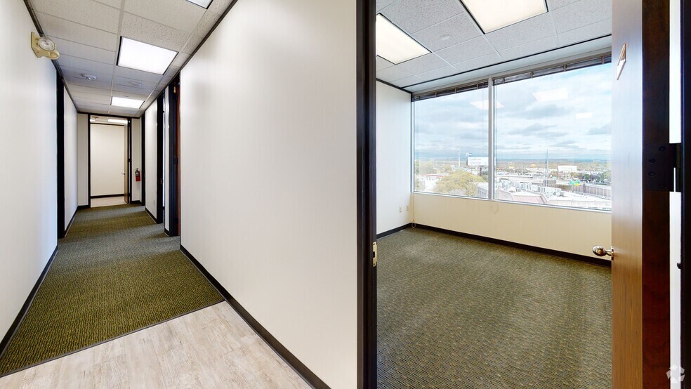 More Photos Of 7800 W IH-10, San Antonio Office For Lease