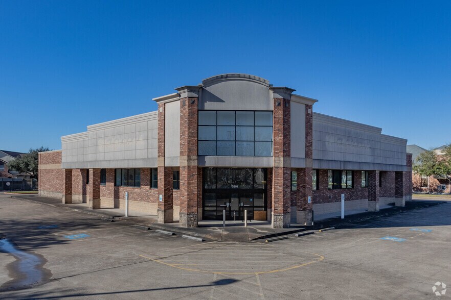Primary Photo Of 3201 Fm 528 Rd, Friendswood Drugstore For Sale