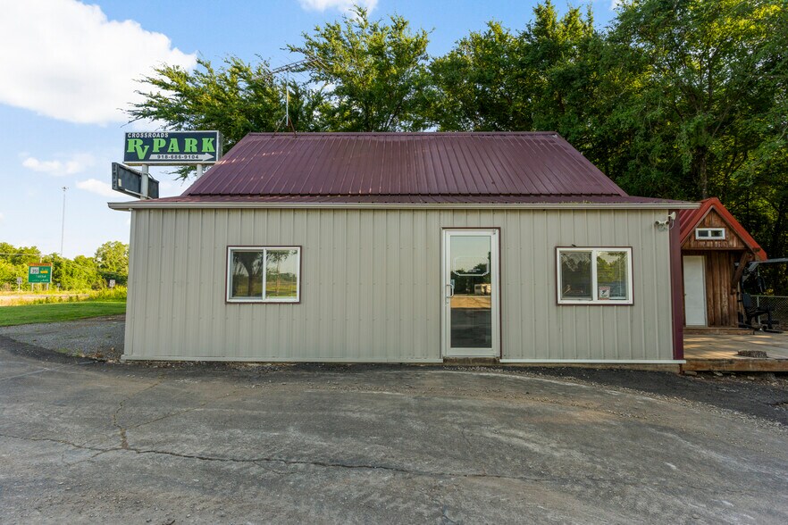 More Photos Of 6476 N 35th St W, Porter Trailer Camper Park For Sale