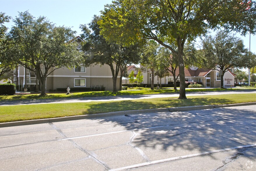 More Photos Of 950 W Walnut Hill Ln, Irving Hotel For Sale