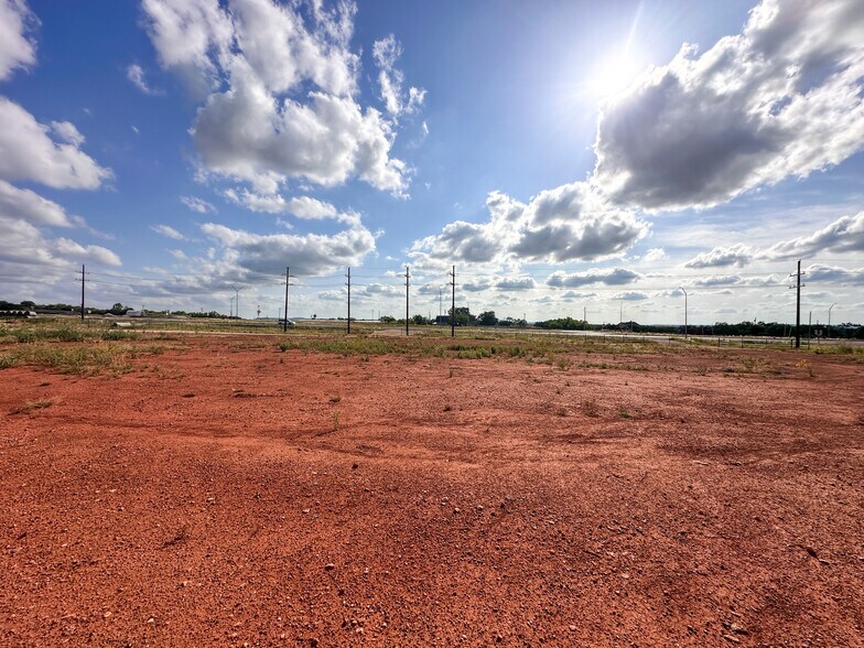 More Photos Of 3567 HWY 84 Hwy, Tuscola Warehouse For Lease