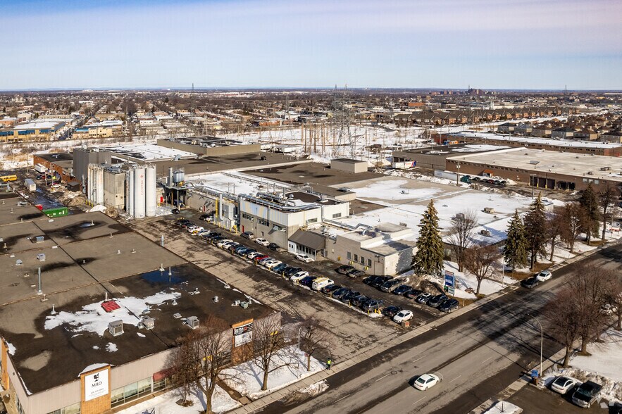 More Photos Of 4753-4767 Boul Des Grandes-Prairies, Montréal Industrial For Lease