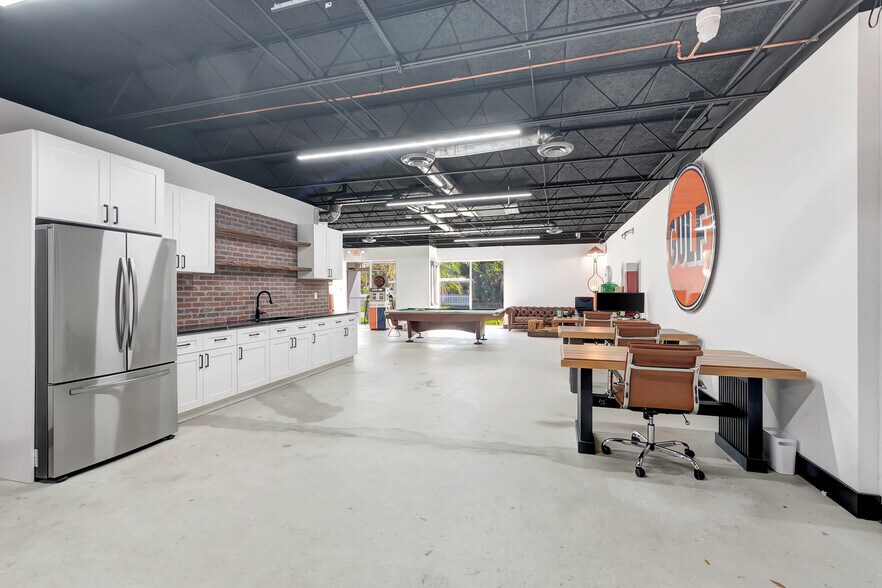 More Photos Of 705 Bond Way, Delray Beach Showroom For Sale