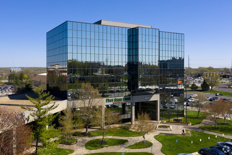 More Photos Of 6800-6850 College Blvd, Overland Park Office For Lease