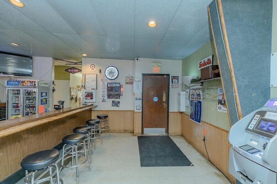 More Photos Of 100 E Jackson St, Okabena Restaurant For Sale