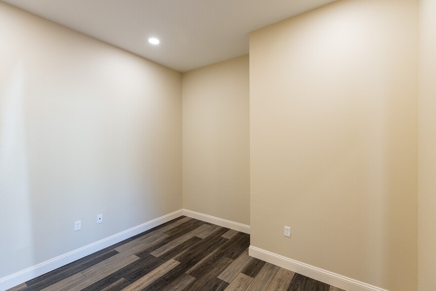 More Photos Of 412 Washington St, The Dalles Freestanding For Sale