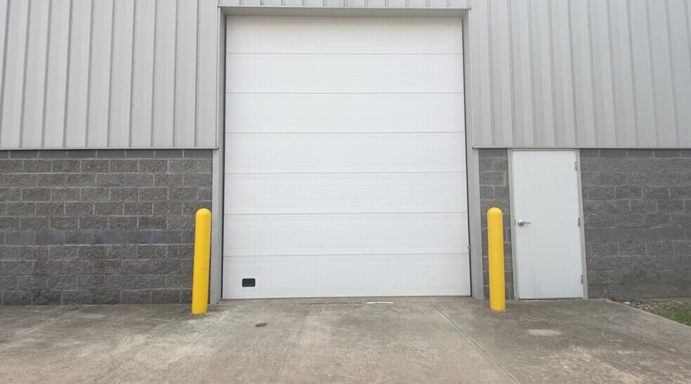 More Photos Of 3185 Grand Prix Dr, Decatur Industrial For Lease
