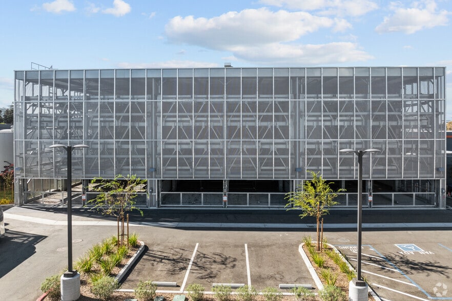 More Photos Of 777 Industrial Rd, San Carlos Research And Development For Lease