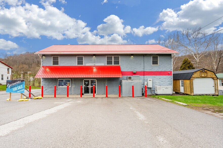 More Photos Of 154 Bridge St, Junior Restaurant For Sale