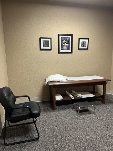 More Photos Of 1314 E Sonterra Blvd, San Antonio Office For Sale