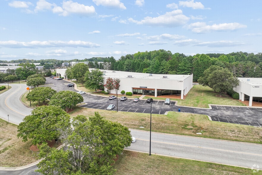 More Photos Of 4524 Green Point Dr, Greensboro Unknown For Lease