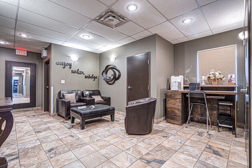 More Photos Of 2602 50 Av, Lloydminster Showroom For Sale