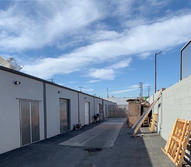 More Photos Of 2401-2413 S Broadway, Santa Ana Manufacturing For Sale